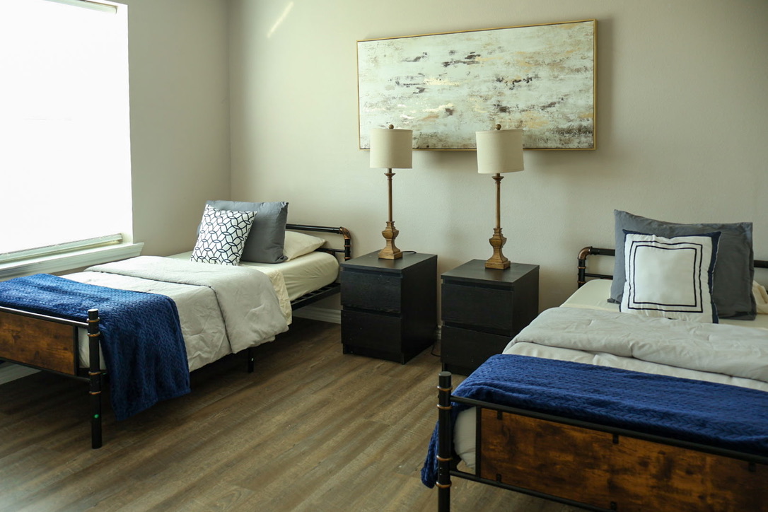 Guest room with two separate beds